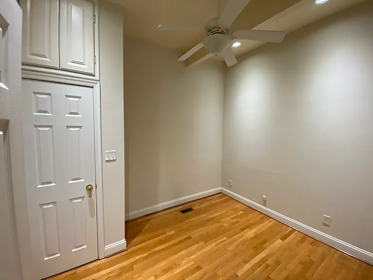 1122 K St NE — Photo 17