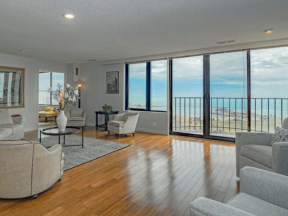 1st image of 929 N Astor St #2702-04