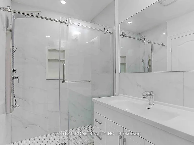 40 Sherwood Forest Dr #MAIN — Photo 18