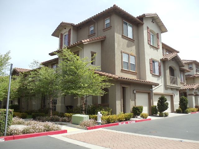 1st image of 107 Carmel St #32
