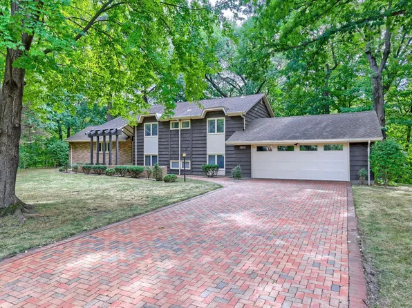 1200 Falls View Ct, Mendota Heights, MN 55118