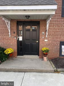 1 Radnor Dr APT D4, Newtown Square, PA, 19073
