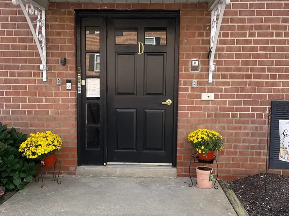 1 Radnor Dr APT D4, Newtown Square, PA 19073