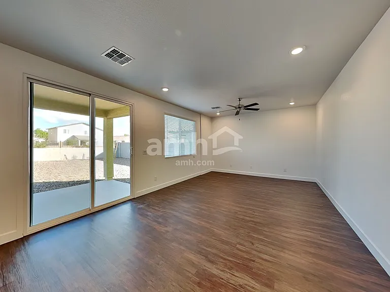 6621 S 42nd Ln — Photo 5