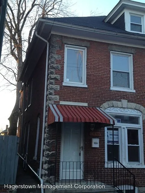645 N Mulberry St photo 1