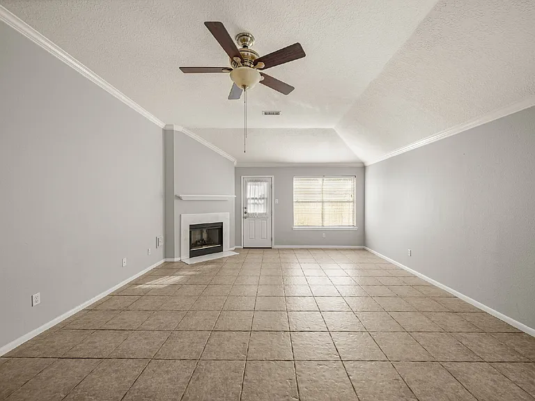 1242 Hunter Wood Dr — Photo 9