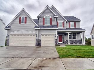 1267 Yosemite Valley Dr, Milford, MI 48381