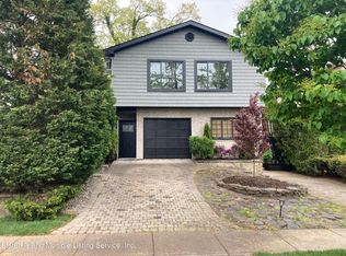315 Main St, Staten Island, NY 10307