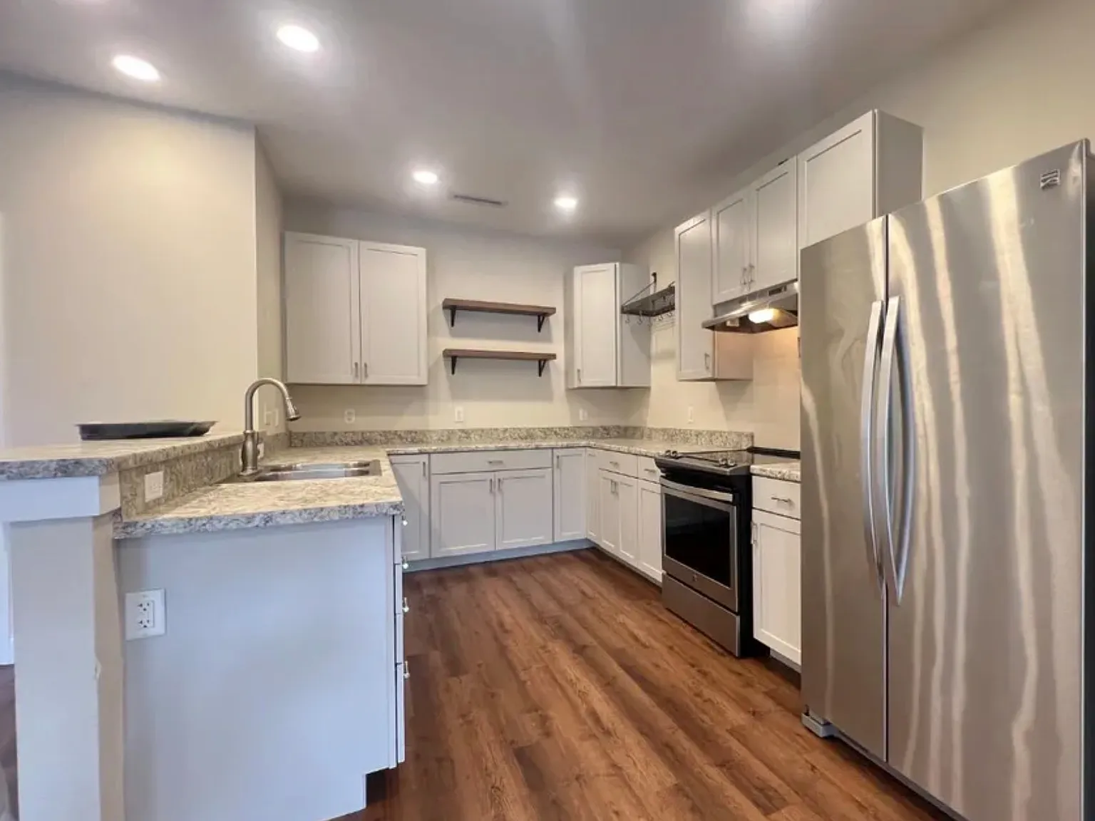2 bed, 1044 sqft, $1,850 — Photo 1
