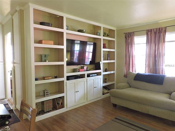 4th image of 2676 Sydelle St