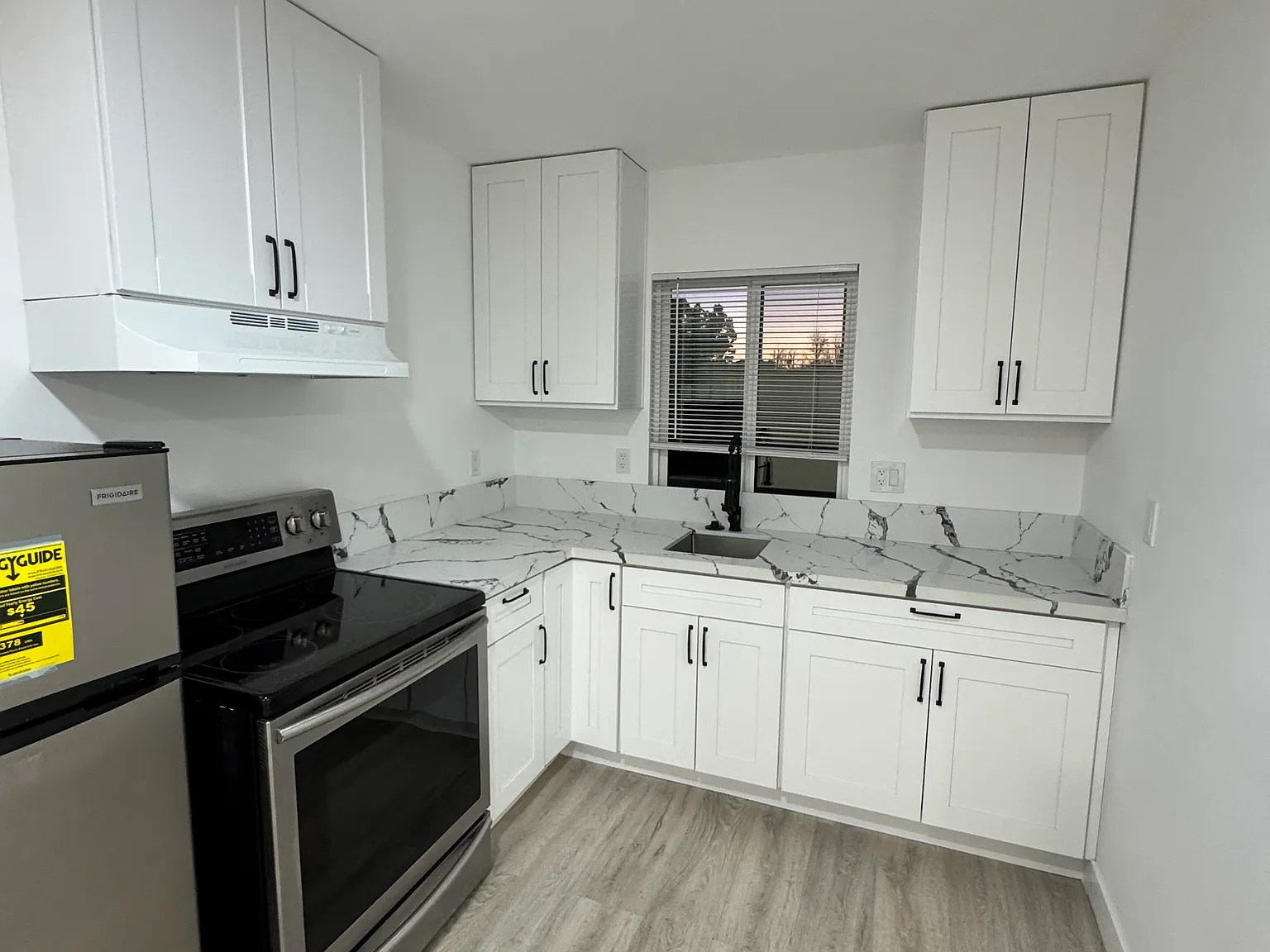 Studio, 450 sqft, $1,850 — Photo 3