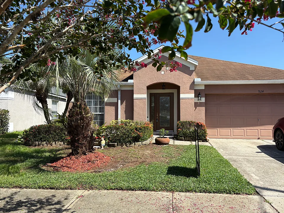 924 Ridge Haven Dr