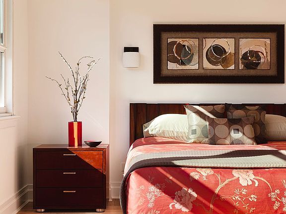 5th image of 101 W 12th St APT 6T