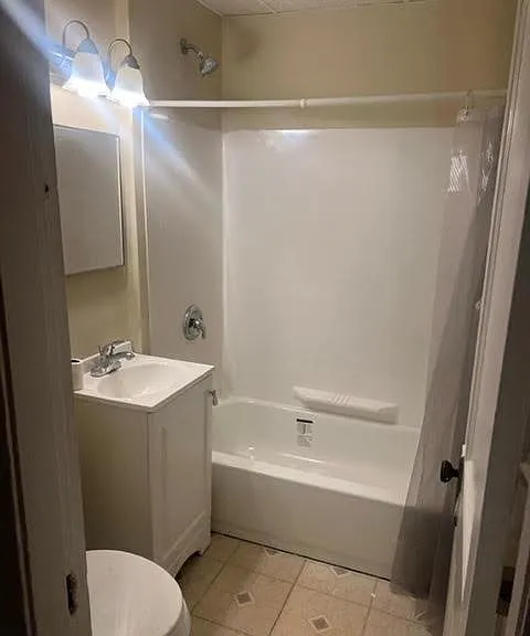 14 Catharine St #1 — Photo 8
