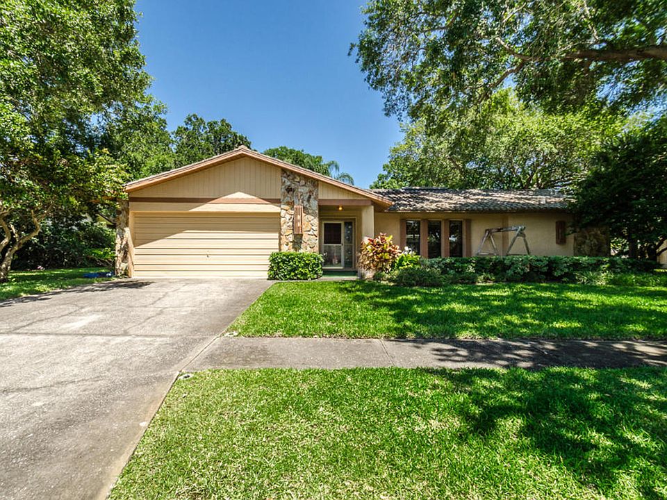 1st image of 390 Hadley Drive