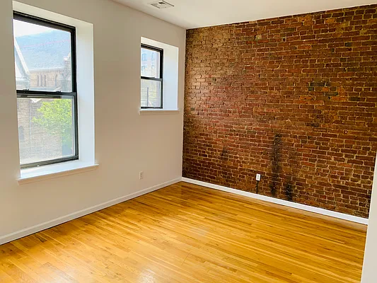 Rented by R New York | media 2