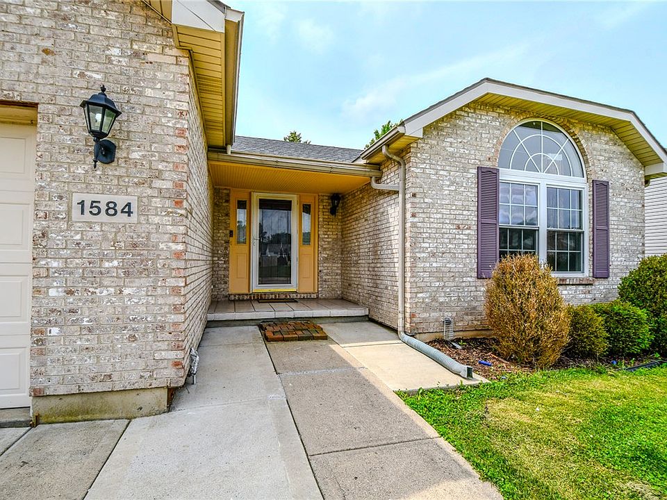 1st image of 1584 Farrington Dr