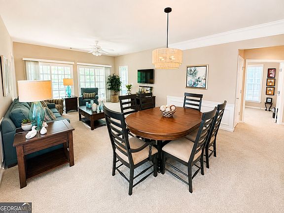 5th image of 132 Begonia Ct