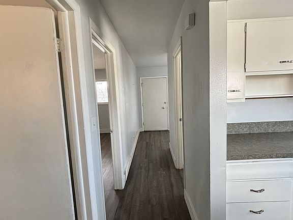 2nd image of 525 W Pacific St