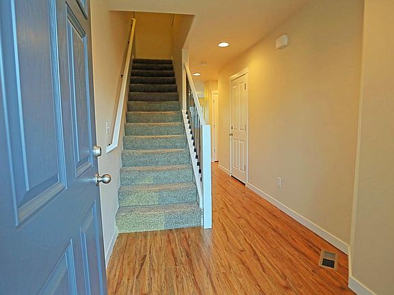 3rd image of 7429 NE 56th St