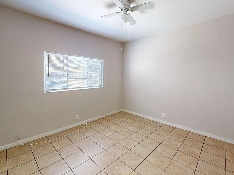4th Street Apartments...Gorgeous Newly Remodeled Apartments...Great Location! CALL NOW! — Photo 13