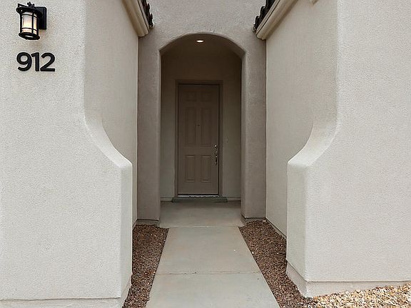 3rd image of 912 Pettus Pl