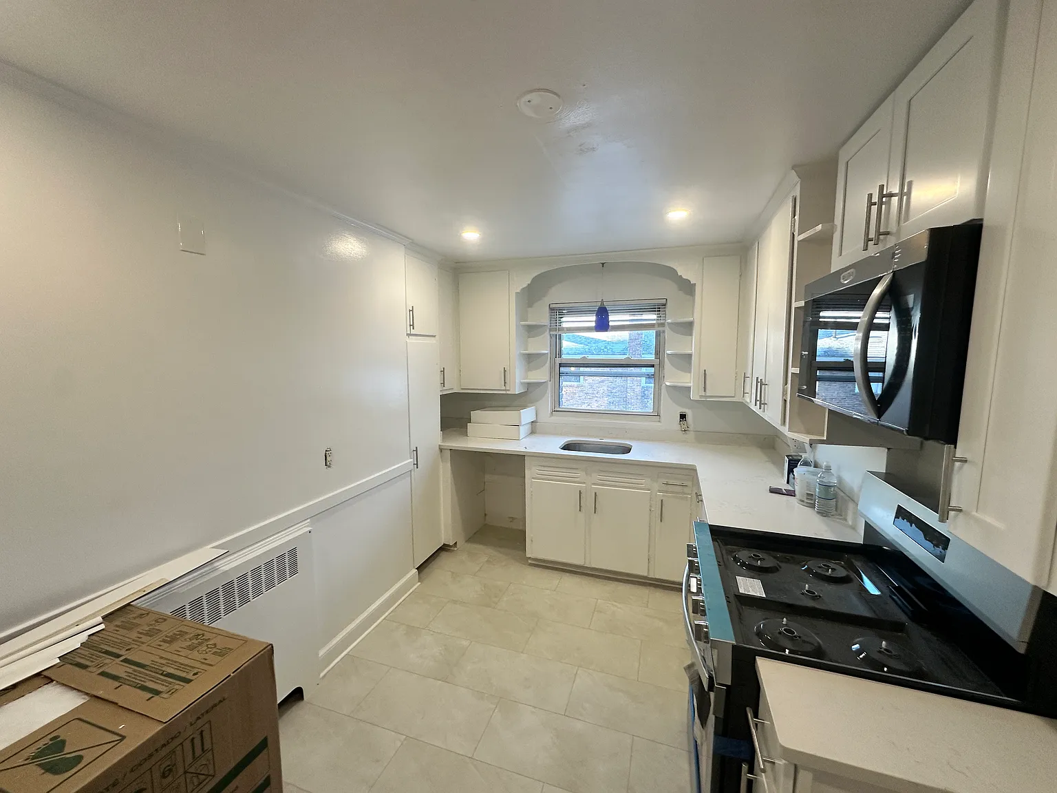 2 bed, 9999 sqft, $2,650 — Photo 2