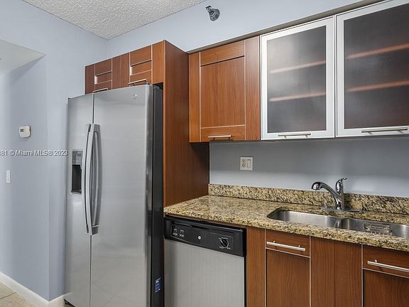 3rd image of 3300 NE 191st St APT 208