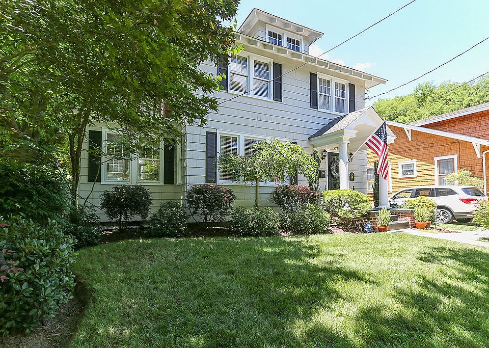1st image of 917 Jamestown Cres