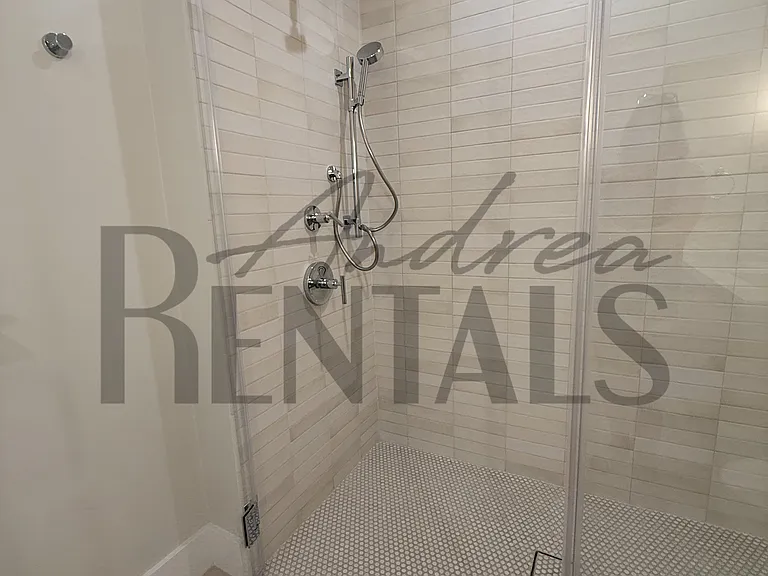 950 Hough Ave #302 — Photo 32