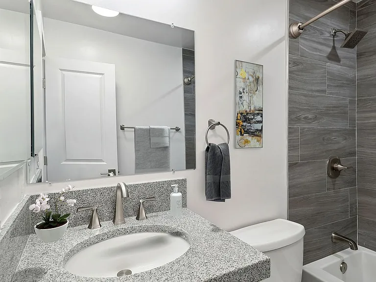 Palm Terrace Apartments — Photo 12