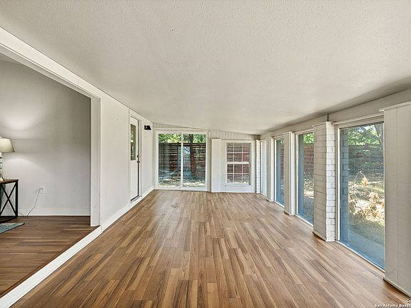 4th image of 7637 ANTIQUE OAK ST