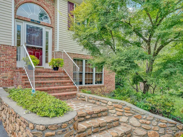 5516 Warwood Dr, Roanoke, VA 24018