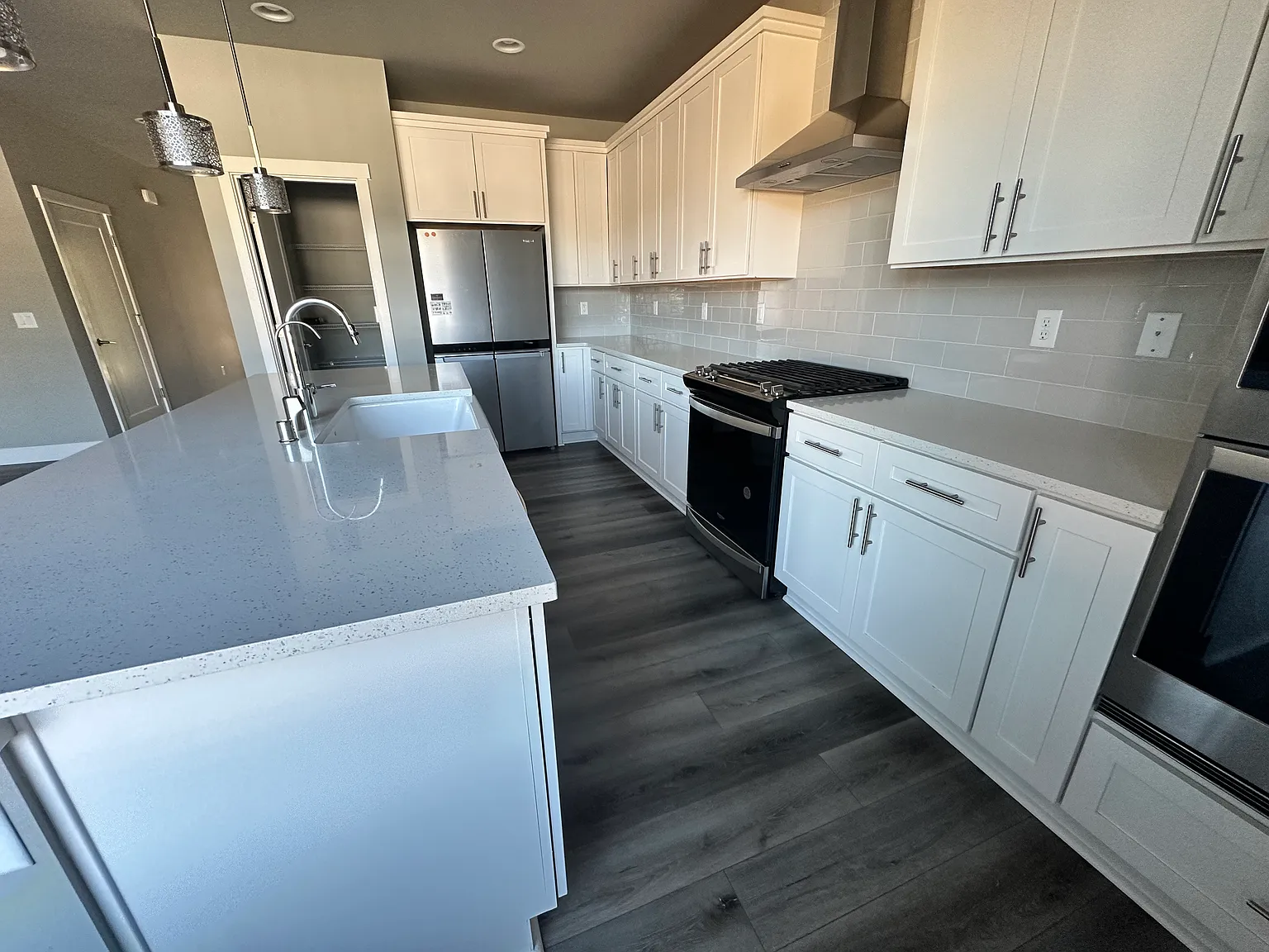 5 bed, 2441 sqft, $4,000 — Photo 3