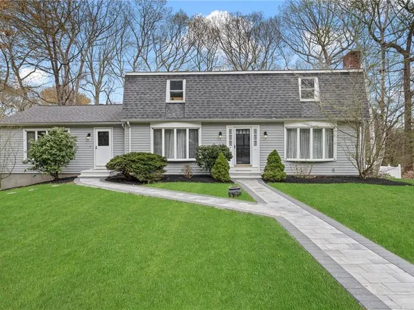 15 Crestridge Dr, East Greenwich, RI 02818