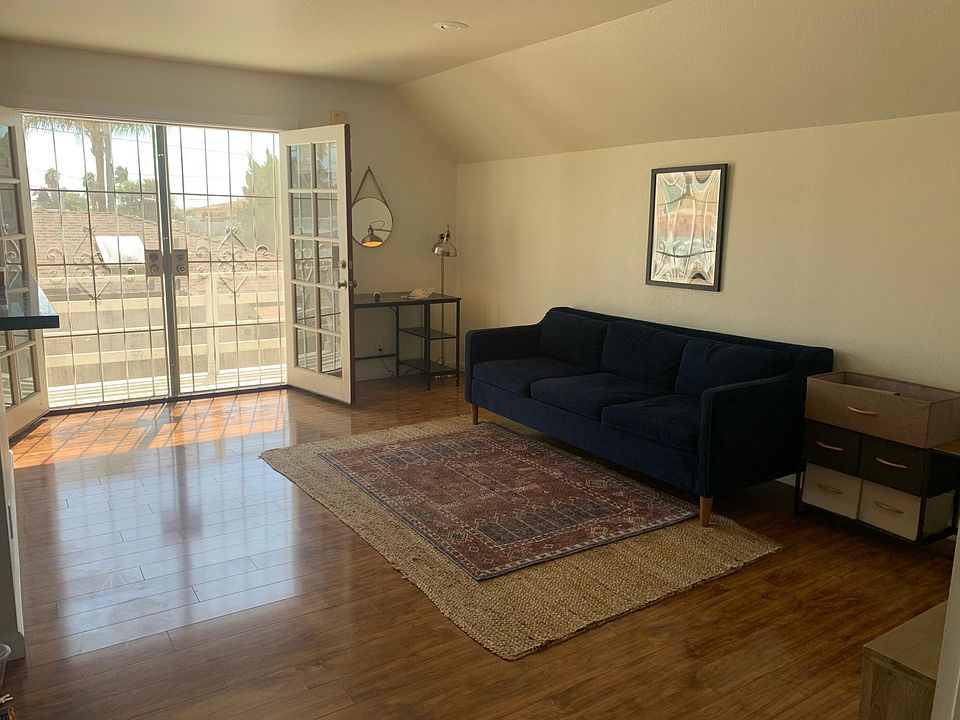 1st image of 4737 Terrace Dr
