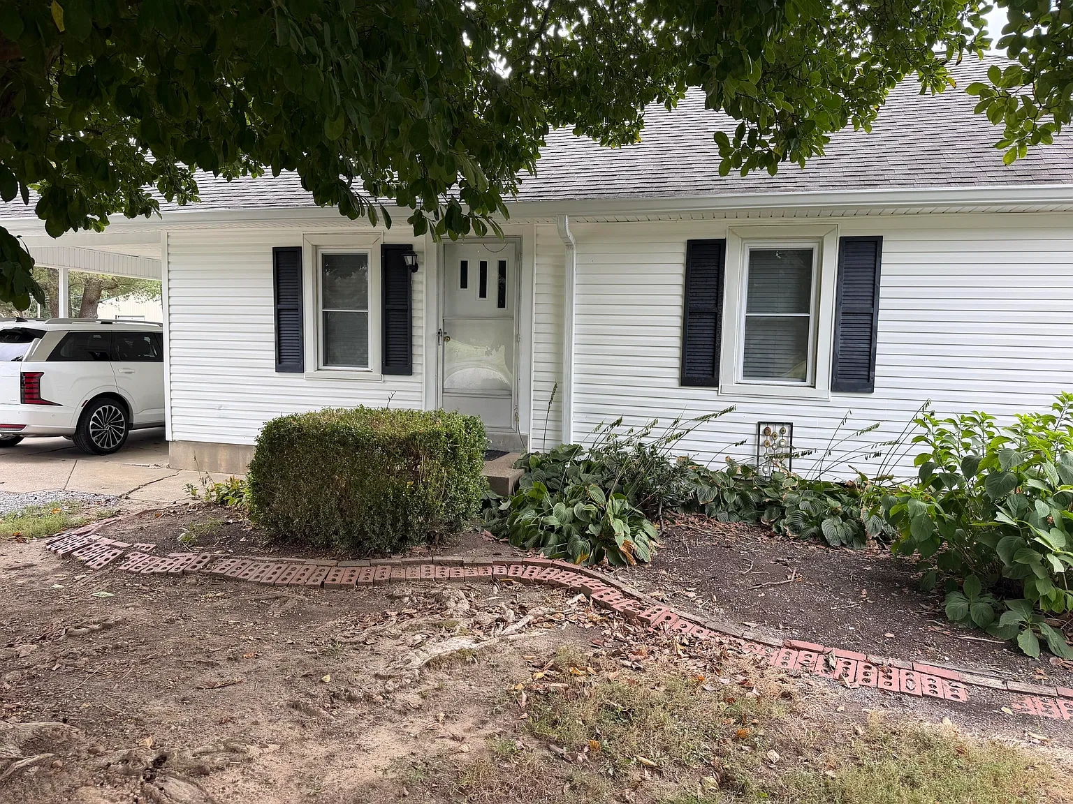2 bed, 1.0 bath, 1250 sqft, $1,325 — Photo 2