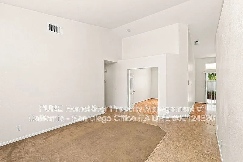 3 bed, 2.0 bath, 1610 sqft, $3,495 — Photo 2