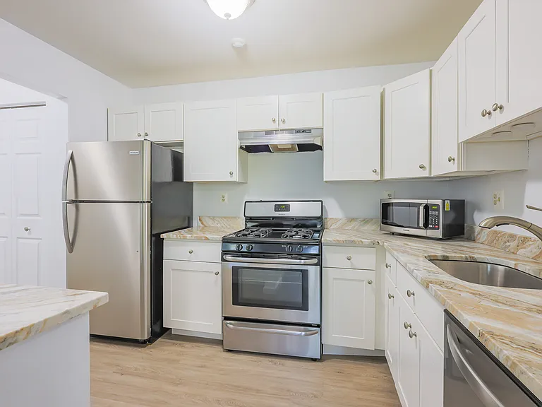 404 Diamond Dr #404 — Photo 6