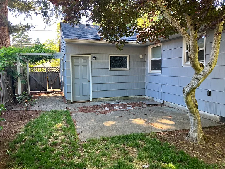 3864 Bartlett Dr SE — Photo 21
