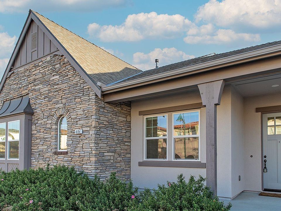 2nd image of 484 Hood Way