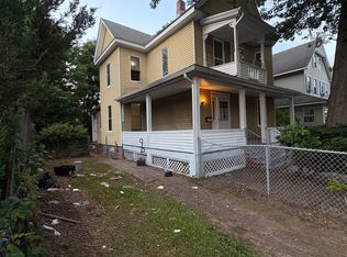 20 Hawthorne St, Springfield, MA 01105