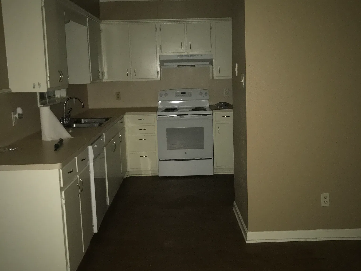3 bed, 1800 sqft, $1,850 — Photo 2