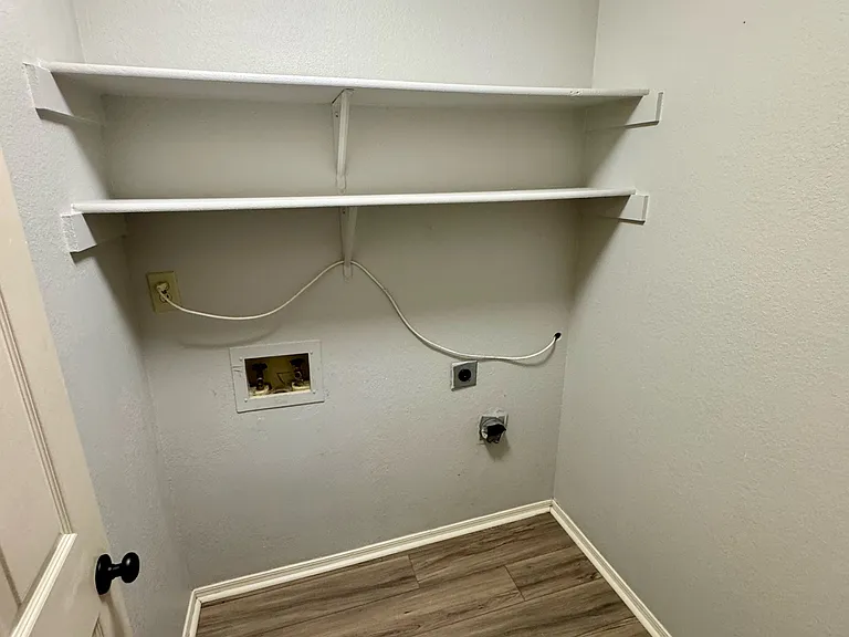 4415 Seville Ln — Photo 12