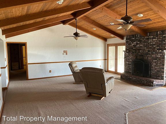 5th image of 16727 Avenue 104
