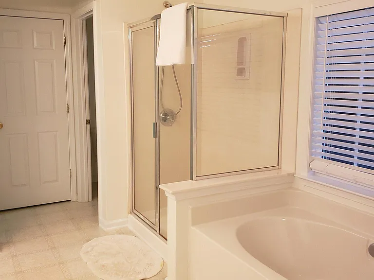 7720 Raynor Rd — Photo 19