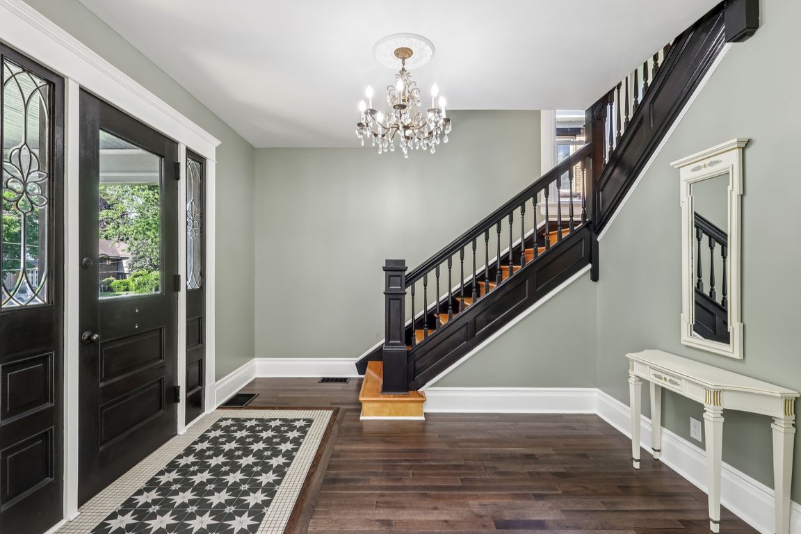 next background image