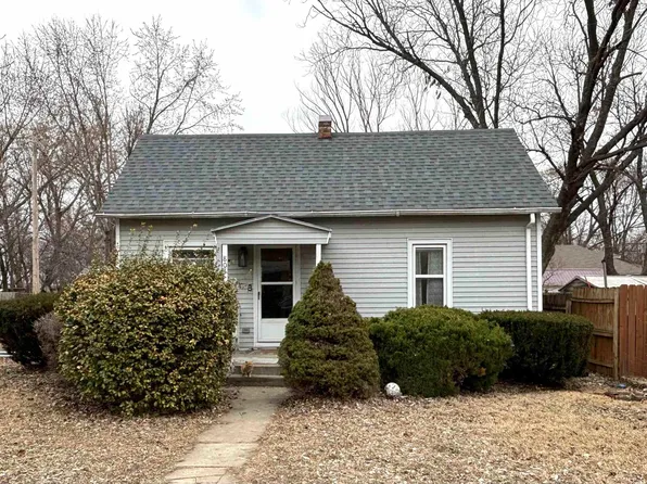 804 Maple St, Wamego, KS 66547