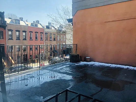 Rented by null | media 28