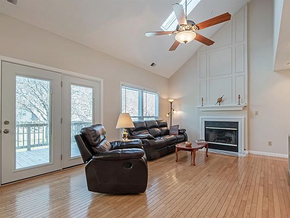 3rd image of 804 Willow Oak Cir